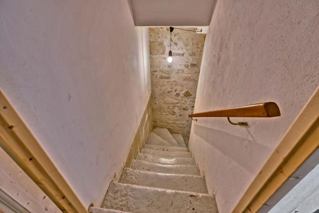 La Bulle - Parking Gratuit En Souterrain - 2 Mins Du Palais Des Papes - Clim Ac - Wifi Avignon Exterior foto